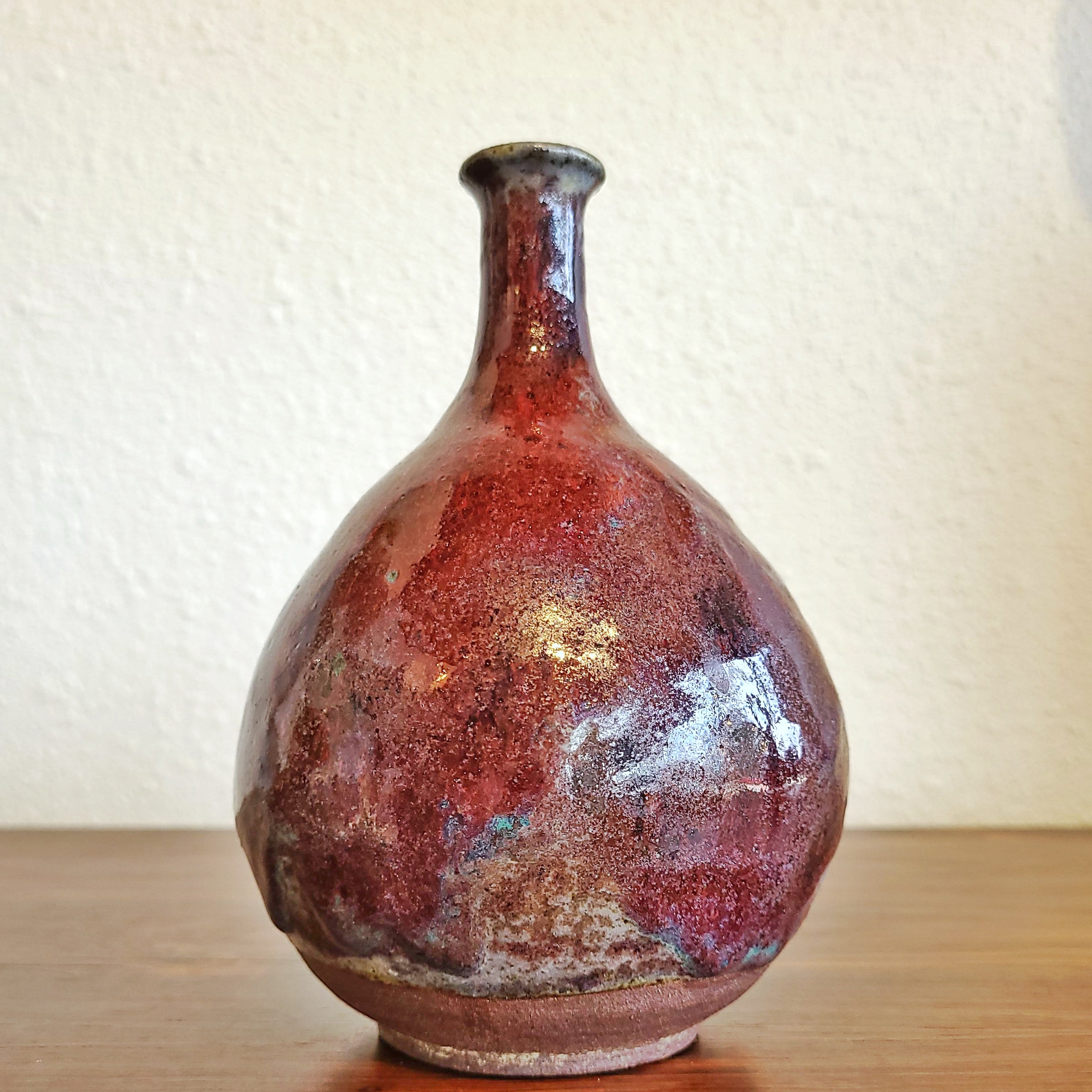 BULBOUS LONG NECK STUDIO BUD VASE (MARKED)