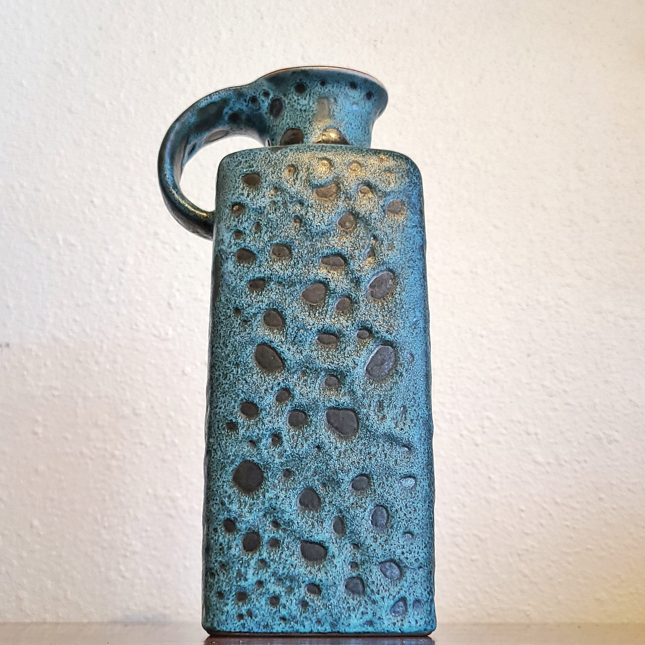 GRÄFLICH ORTENBURG TURQUOISE HANDLE VASE Nr.  670