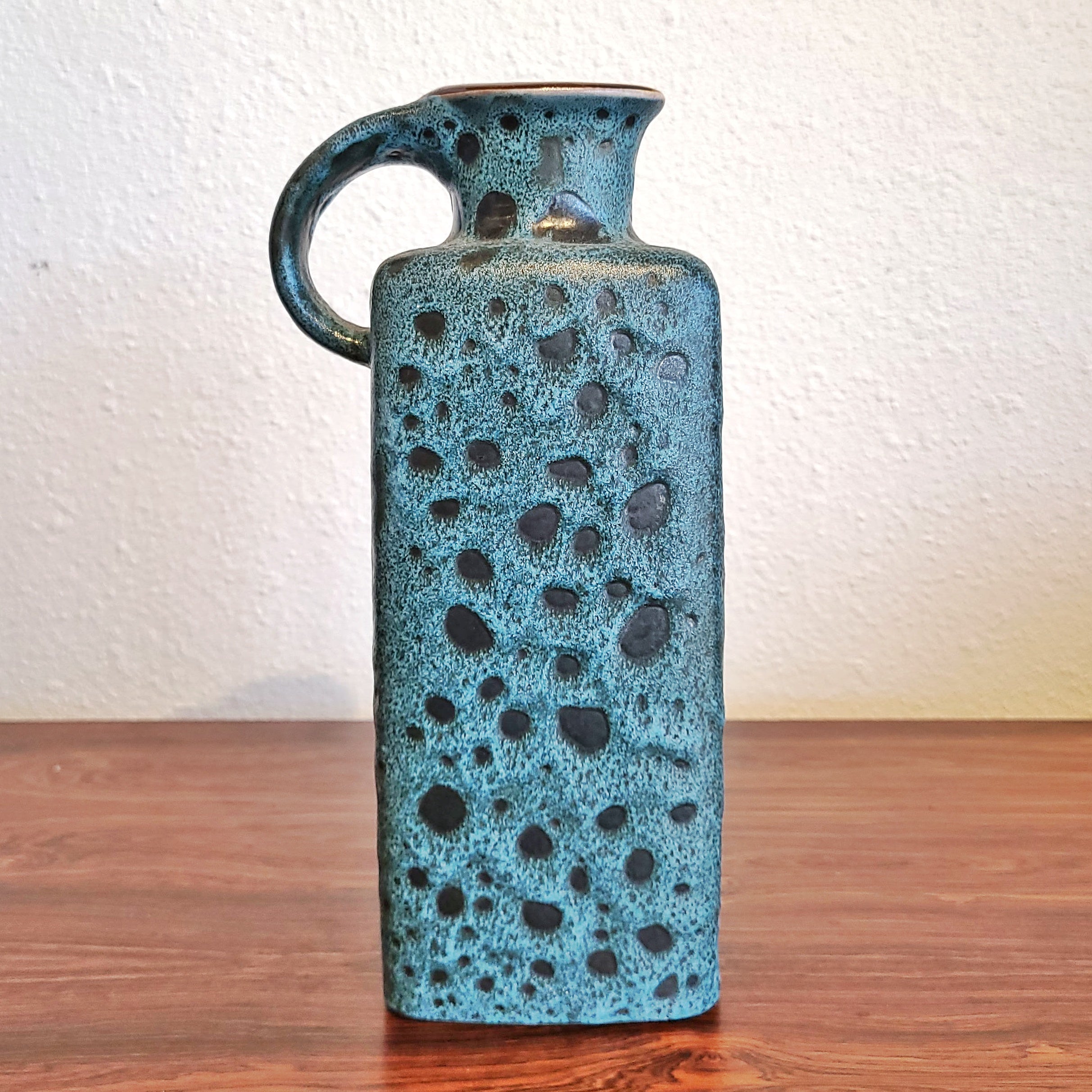 GRÄFLICH ORTENBURG TURQUOISE HANDLE VASE Nr.  670