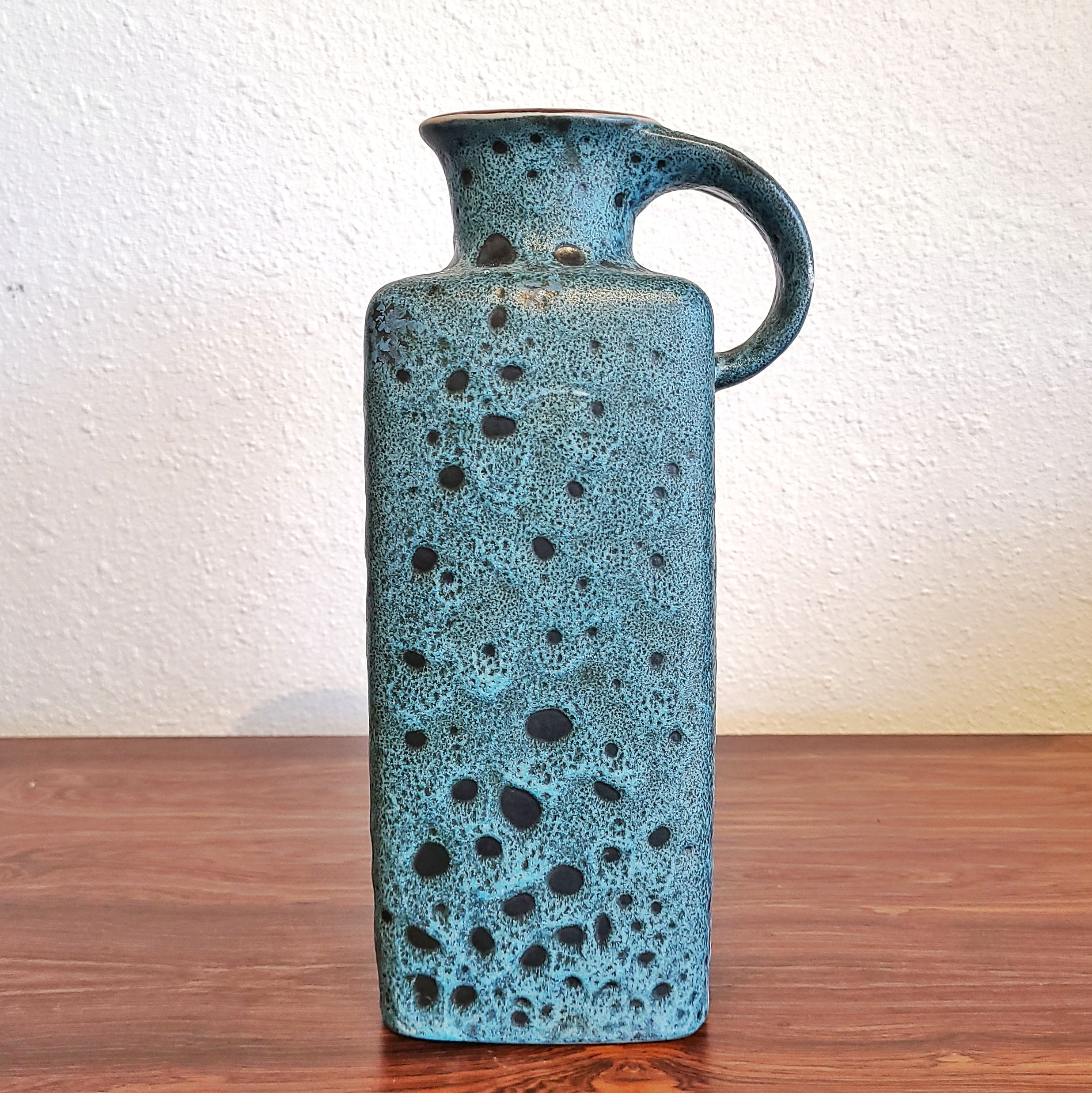 GRÄFLICH ORTENBURG TURQUOISE HANDLE VASE Nr.  670