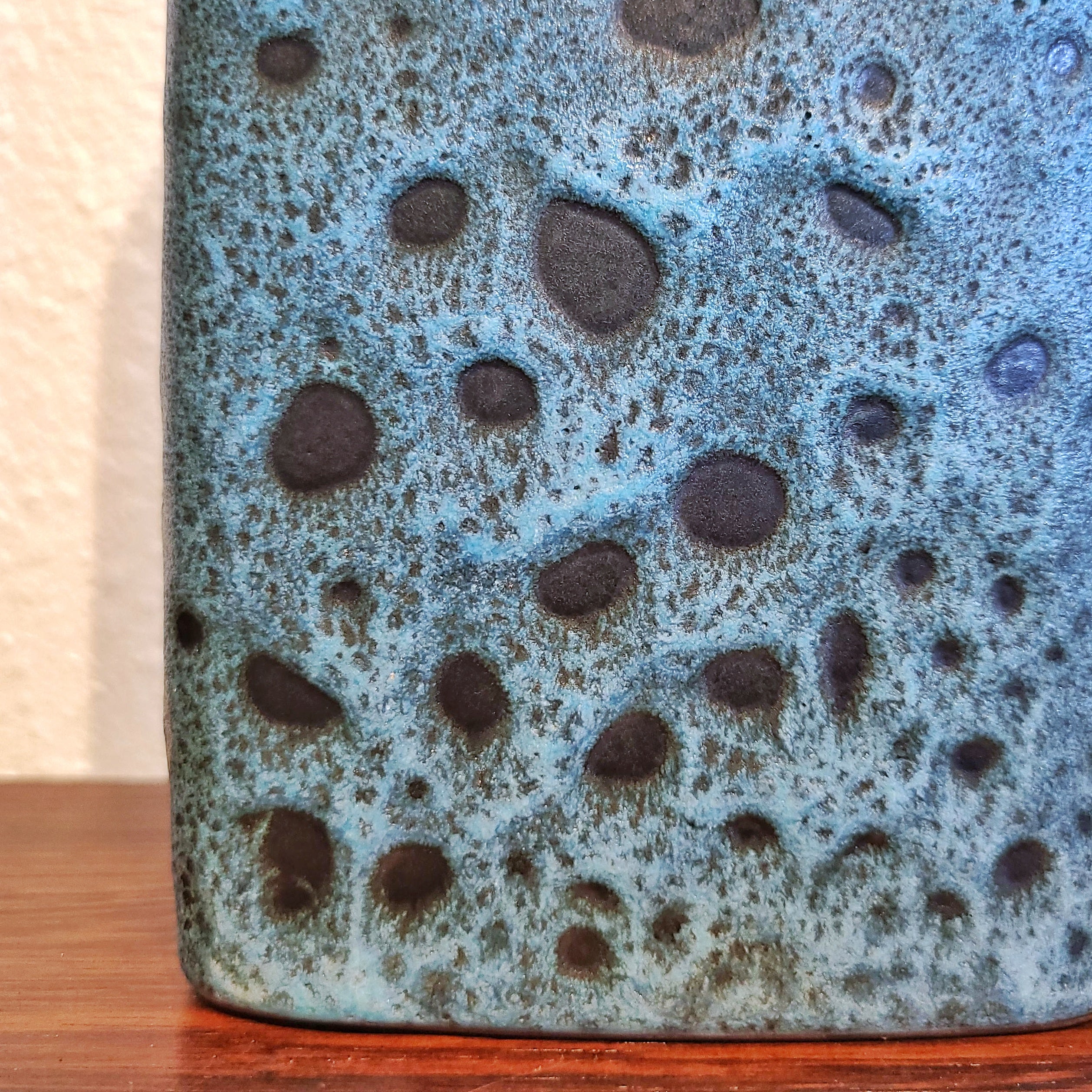 GRÄFLICH ORTENBURG TURQUOISE HANDLE VASE Nr.  670