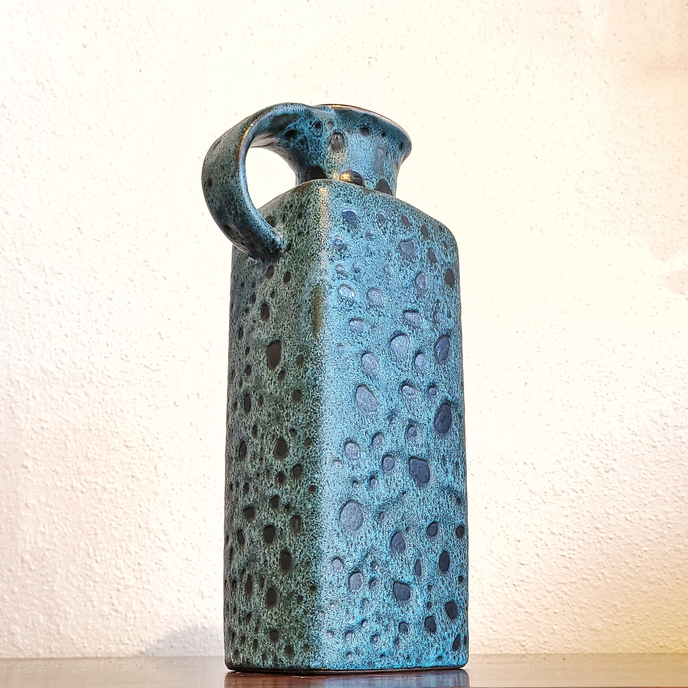 GRÄFLICH ORTENBURG TURQUOISE HANDLE VASE Nr.  670