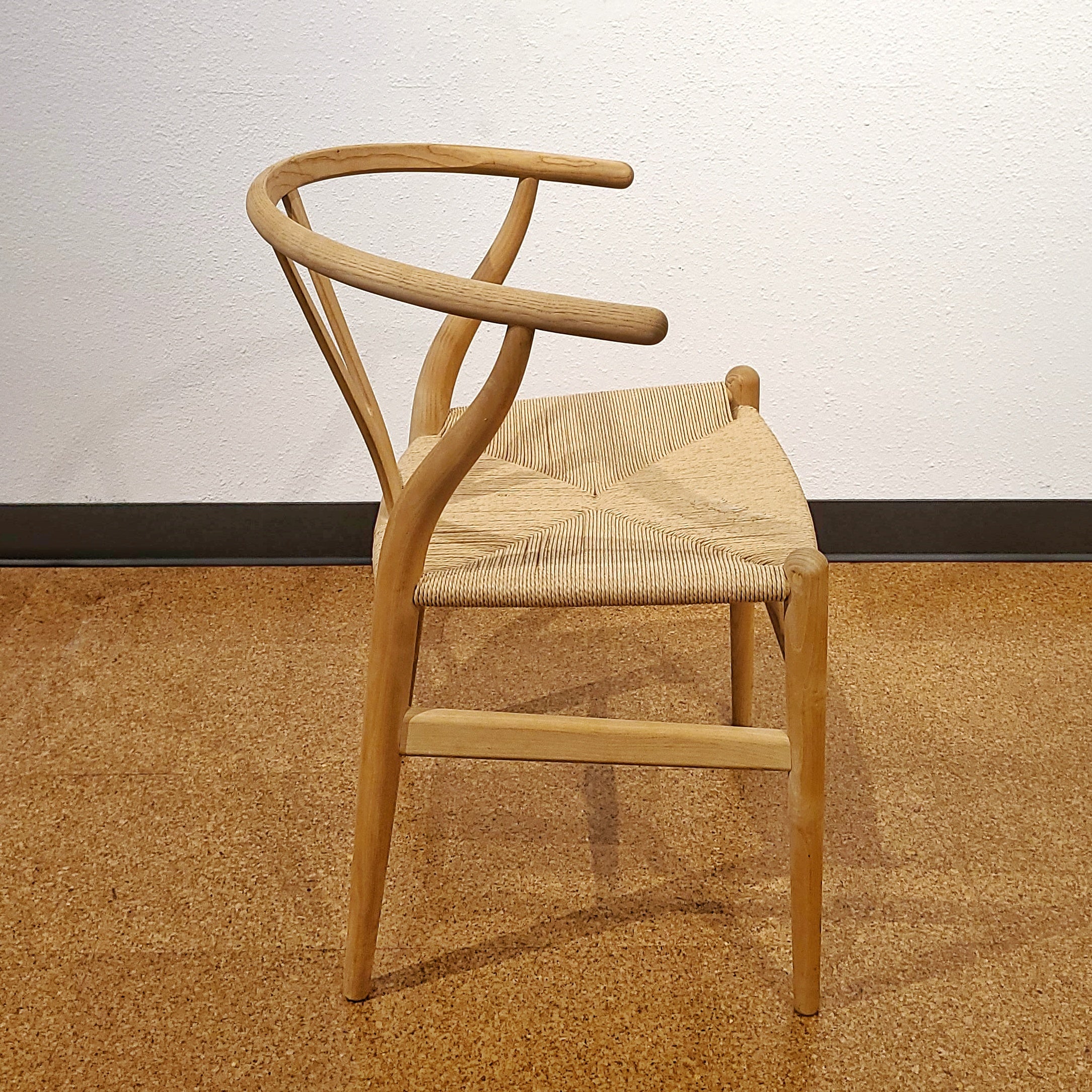 HANS WEGNER CH24 ‘WISHBONE’ CHAIR FOR CARL HANSEN &  SON (1949)