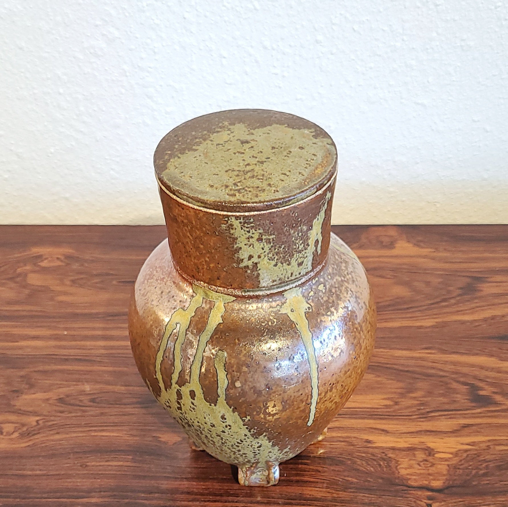 JAPANESE-STYLE STONEWARE URN FROM STUDIO POTTER TEL TURNBULL (FRANCE)