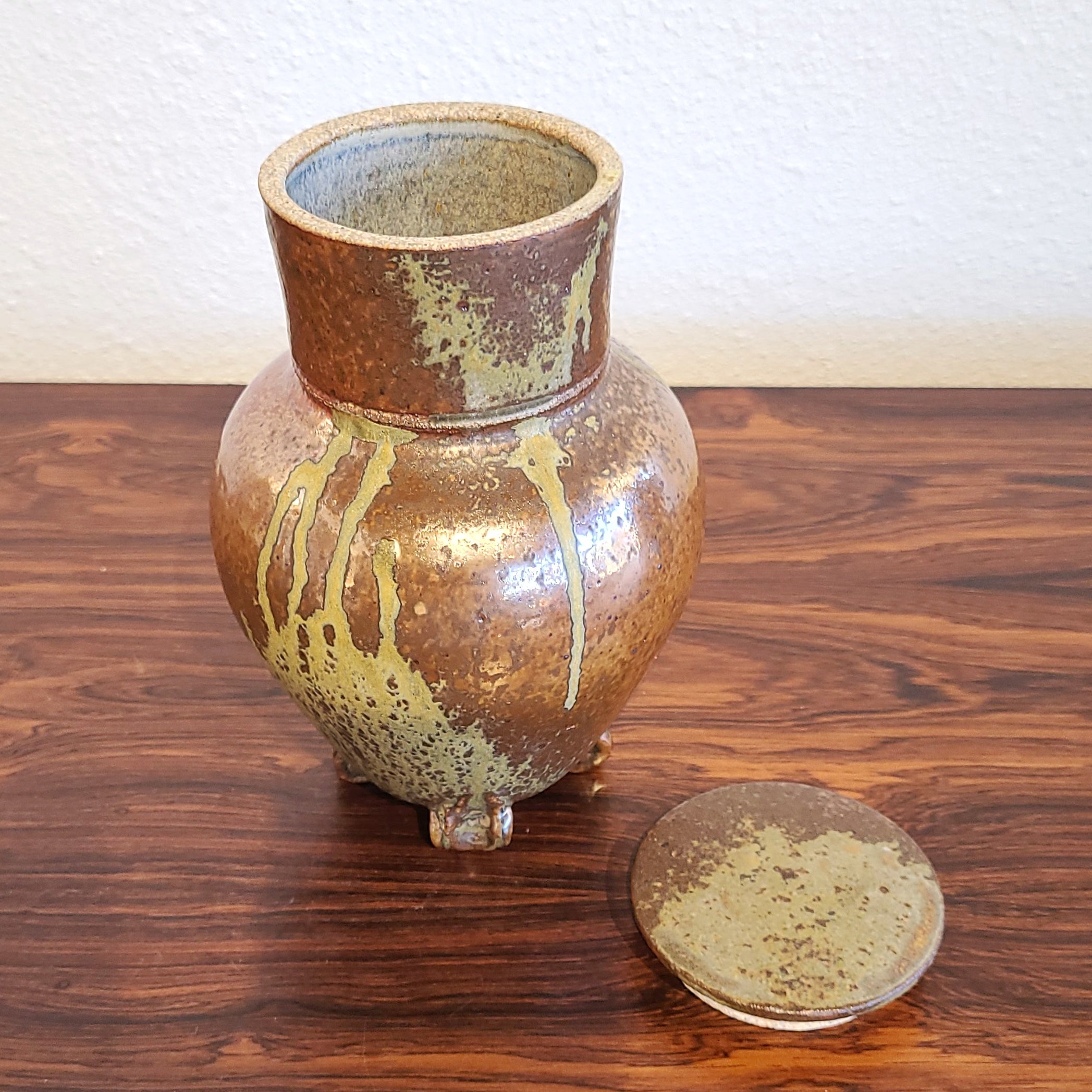 JAPANESE-STYLE STONEWARE URN FROM STUDIO POTTER TEL TURNBULL (FRANCE)
