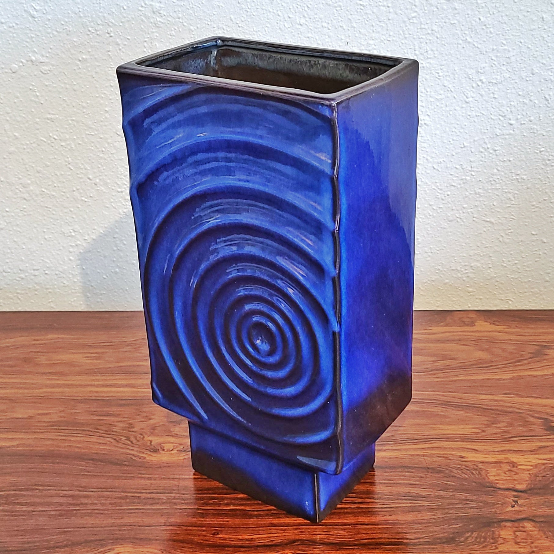 ‘ZYKLON’ VASE BY CARI ZALLONI FOR STEULER Nr. 195/30