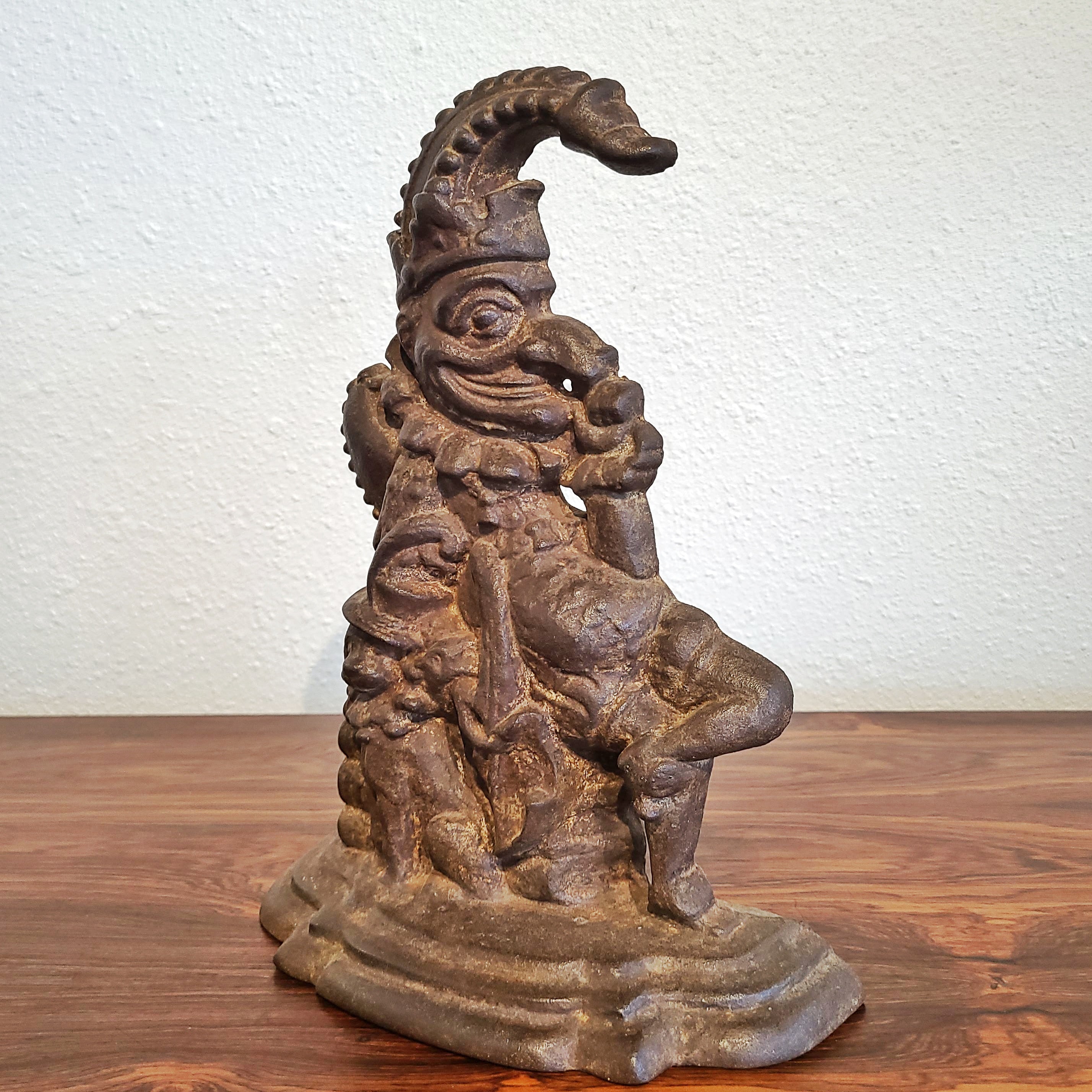 ANTIQUE VICTORIAN CAST IRON MR. PUNCH AND TOBY DOORSTOP