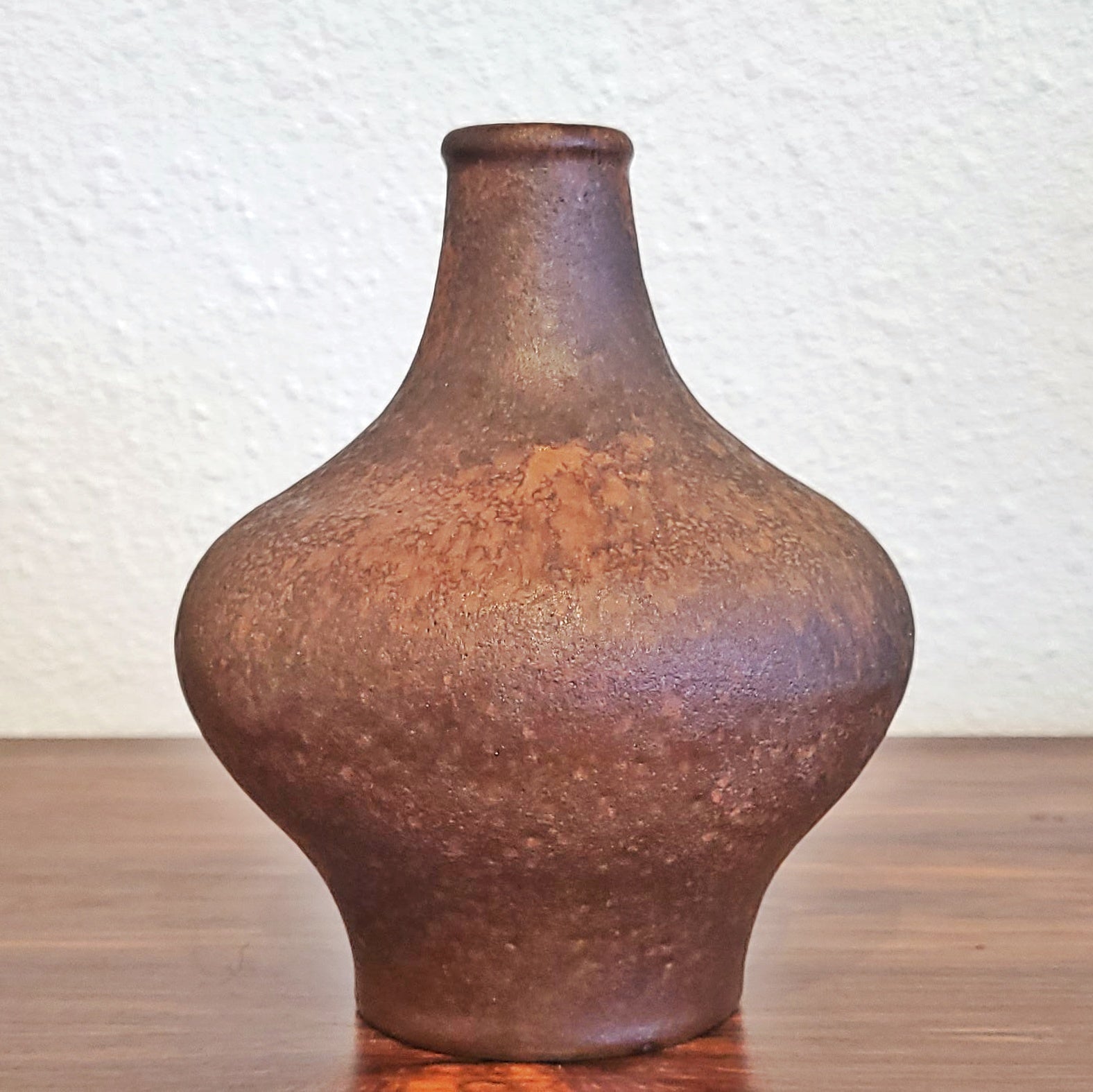 HARTWIG HEYNE STUDIO POTTERY HANDLE VASE