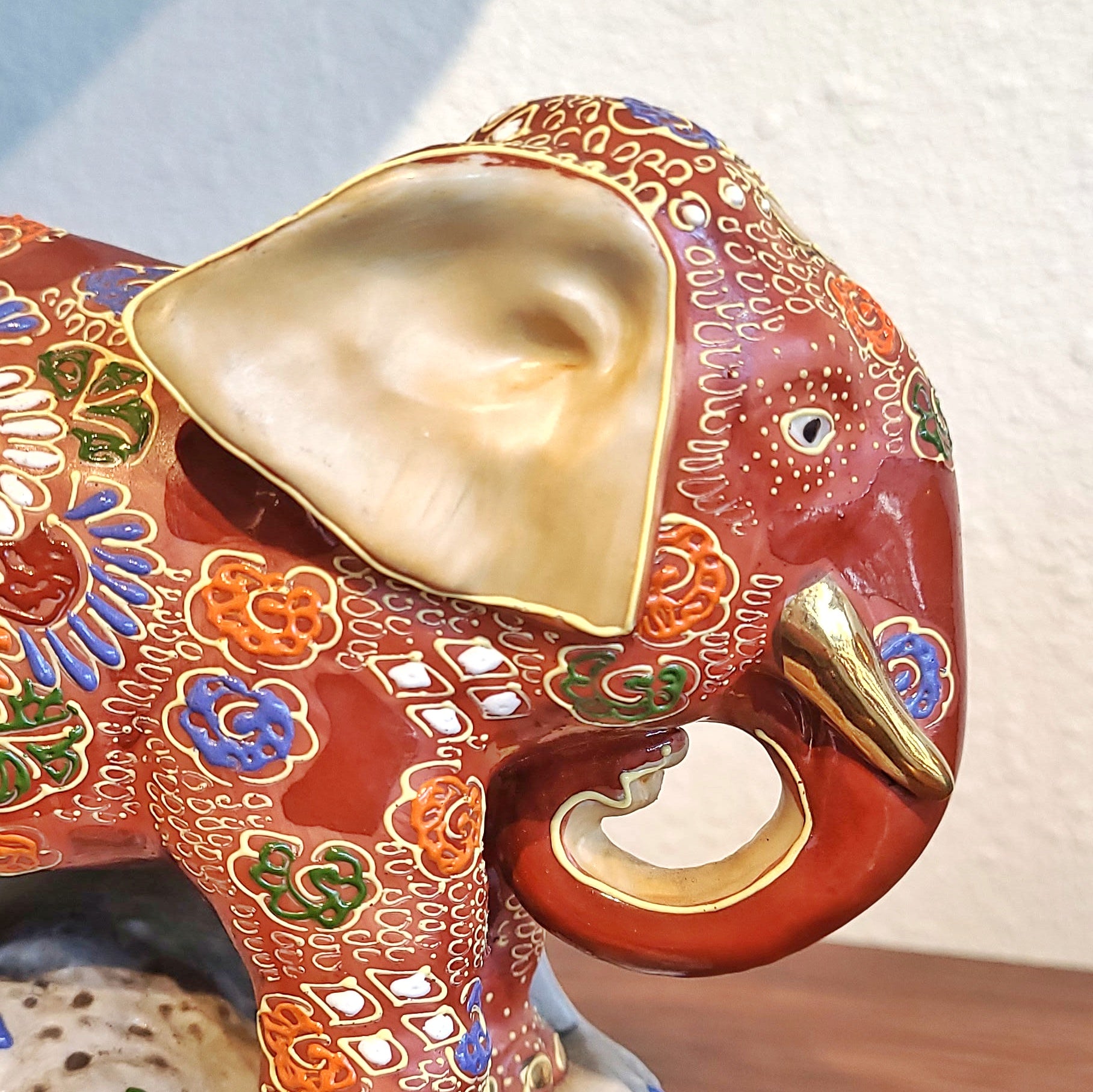 JAPANESE KUTANI SATSUMA MORIAGE ELEPHANT BOOKENDS