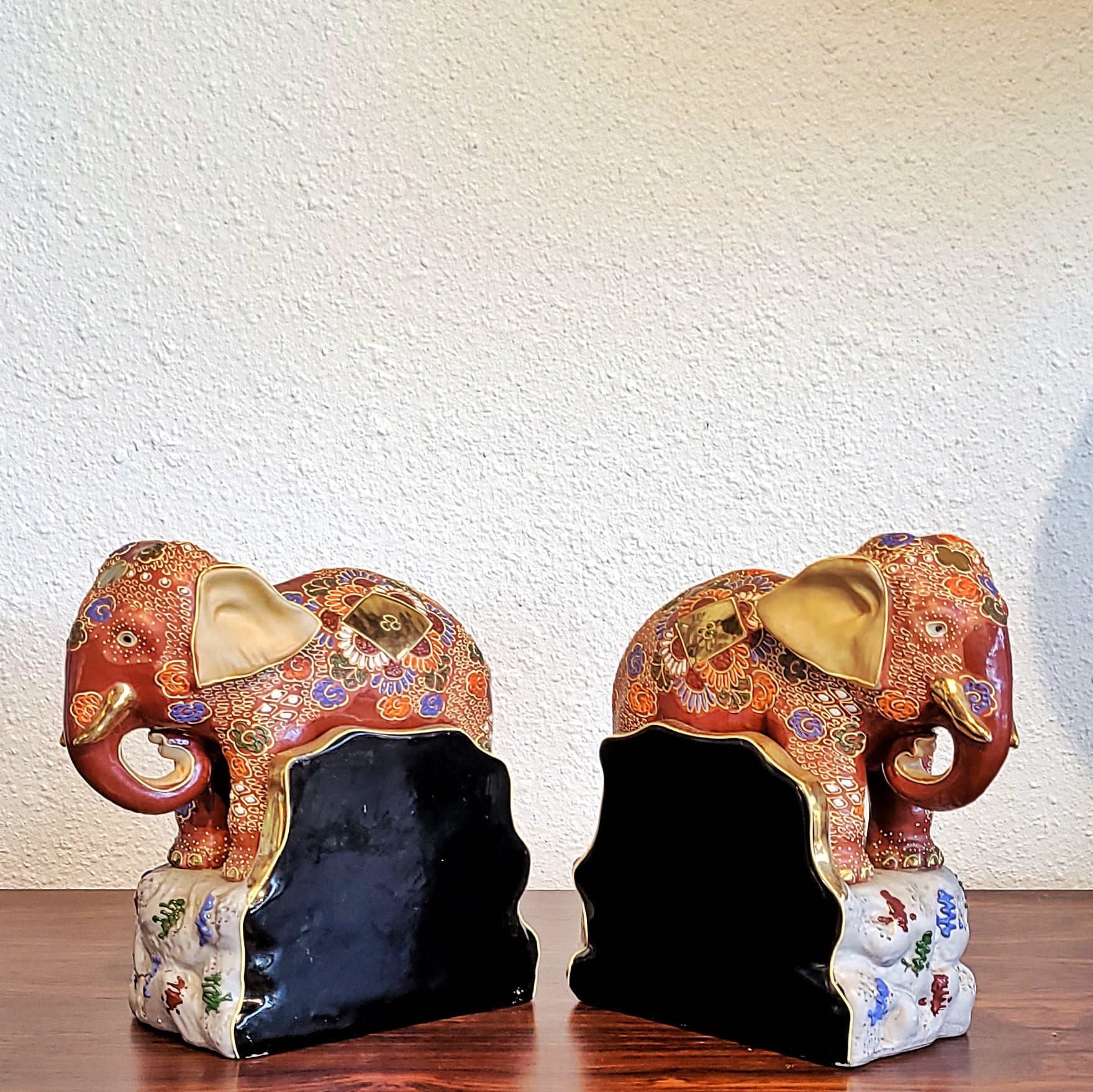 JAPANESE KUTANI SATSUMA MORIAGE ELEPHANT BOOKENDS