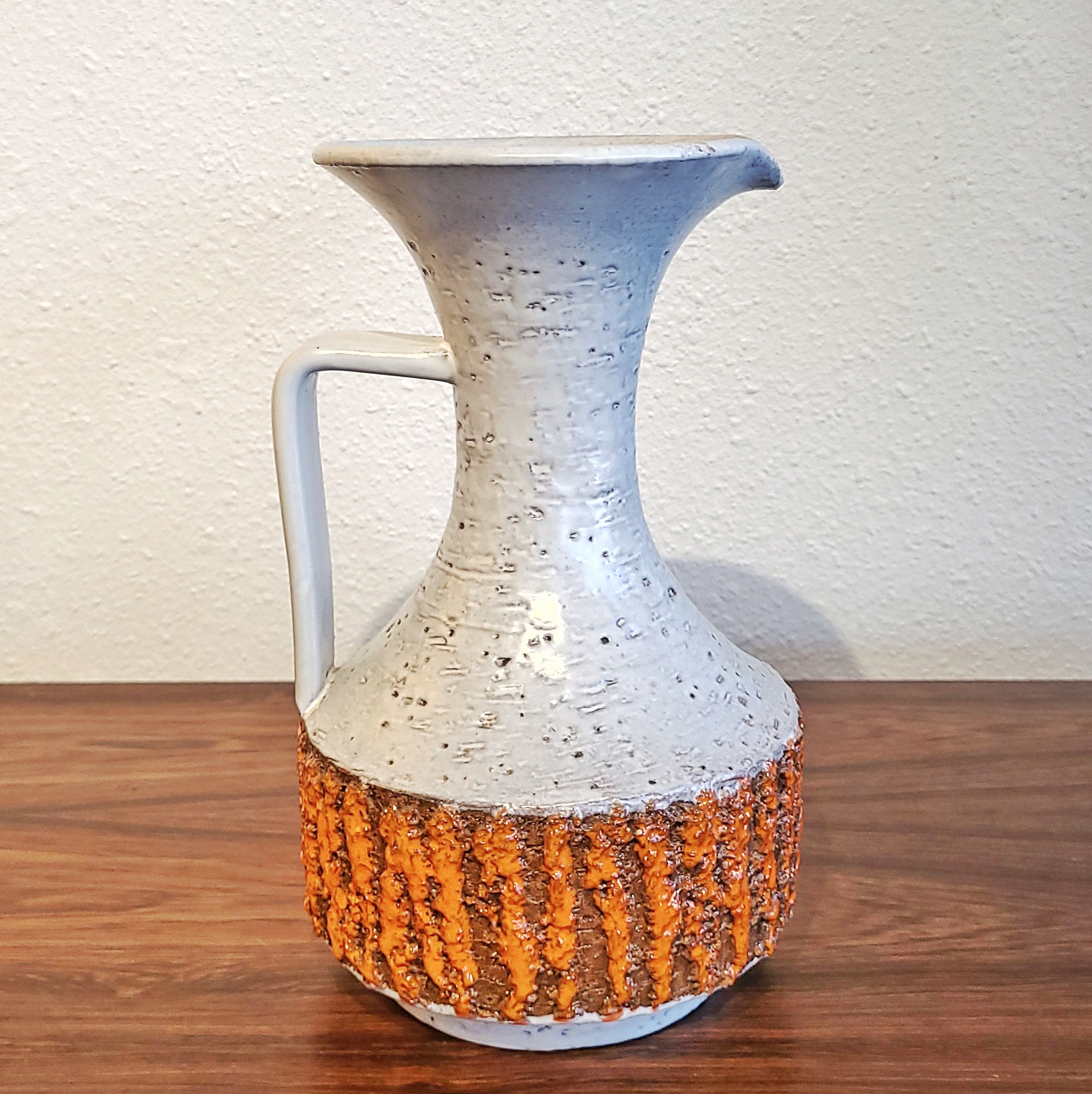 ORANGE AND WHITE JUG VASE BY LELIO ROSSI FOR STUDIO QUATTRO