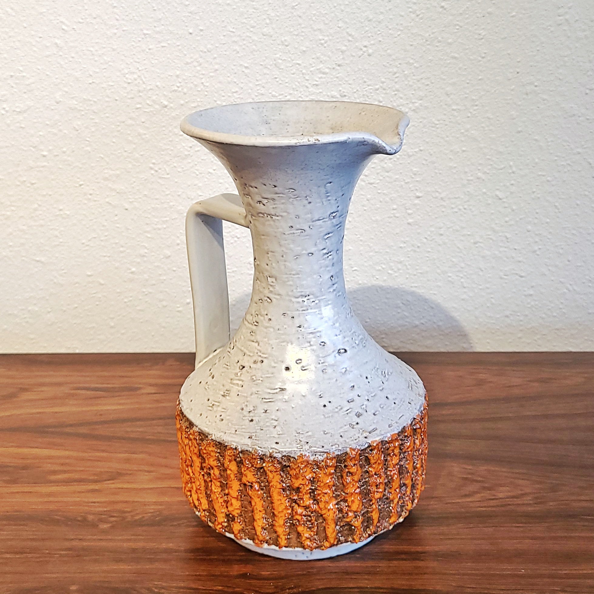 ORANGE AND WHITE JUG VASE BY LELIO ROSSI FOR STUDIO QUATTRO