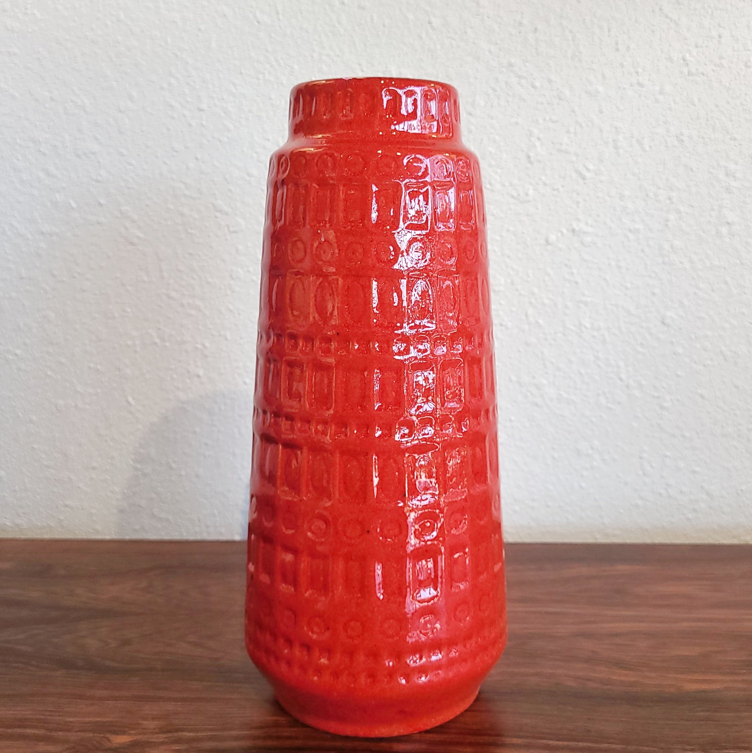 TALL BRIGHT RED SCHEURICH ‘INKA’ DÉCOR VASE Nr. 260/30