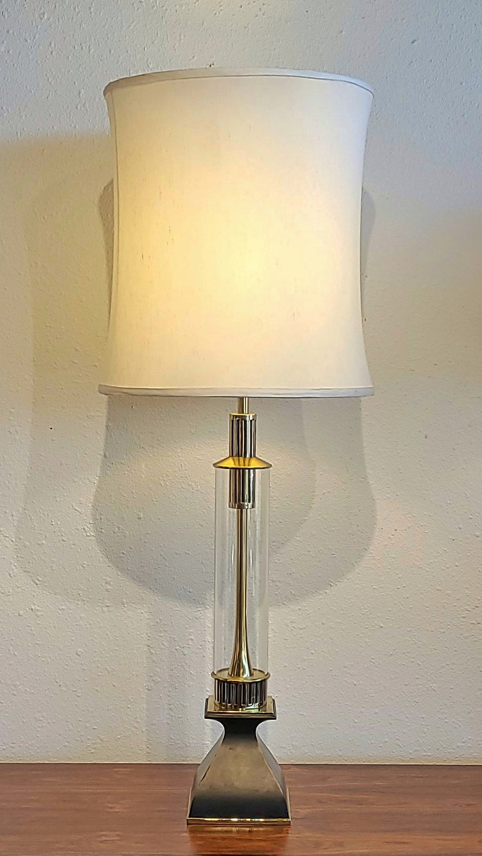 TUBULAR GLASS AND BRASS STIFFEL-STYLE TABLE LAMP WITH LINED SHADE