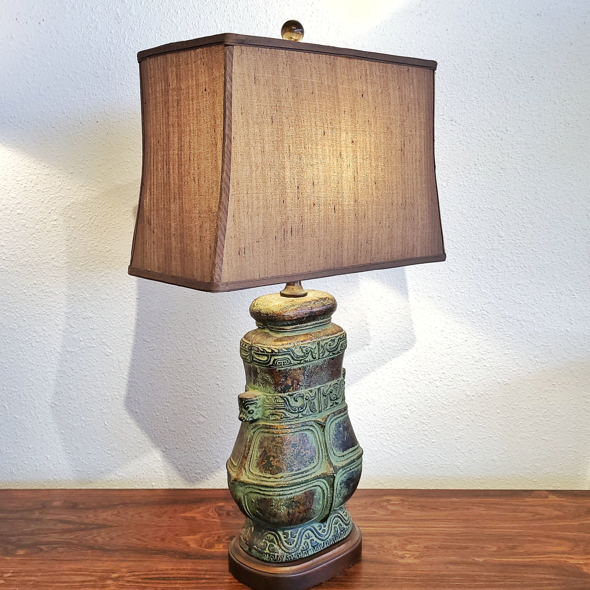 BRONZE FREDERICK COOPER TABLE LAMP IN THE STYLE OF JAMES MONT