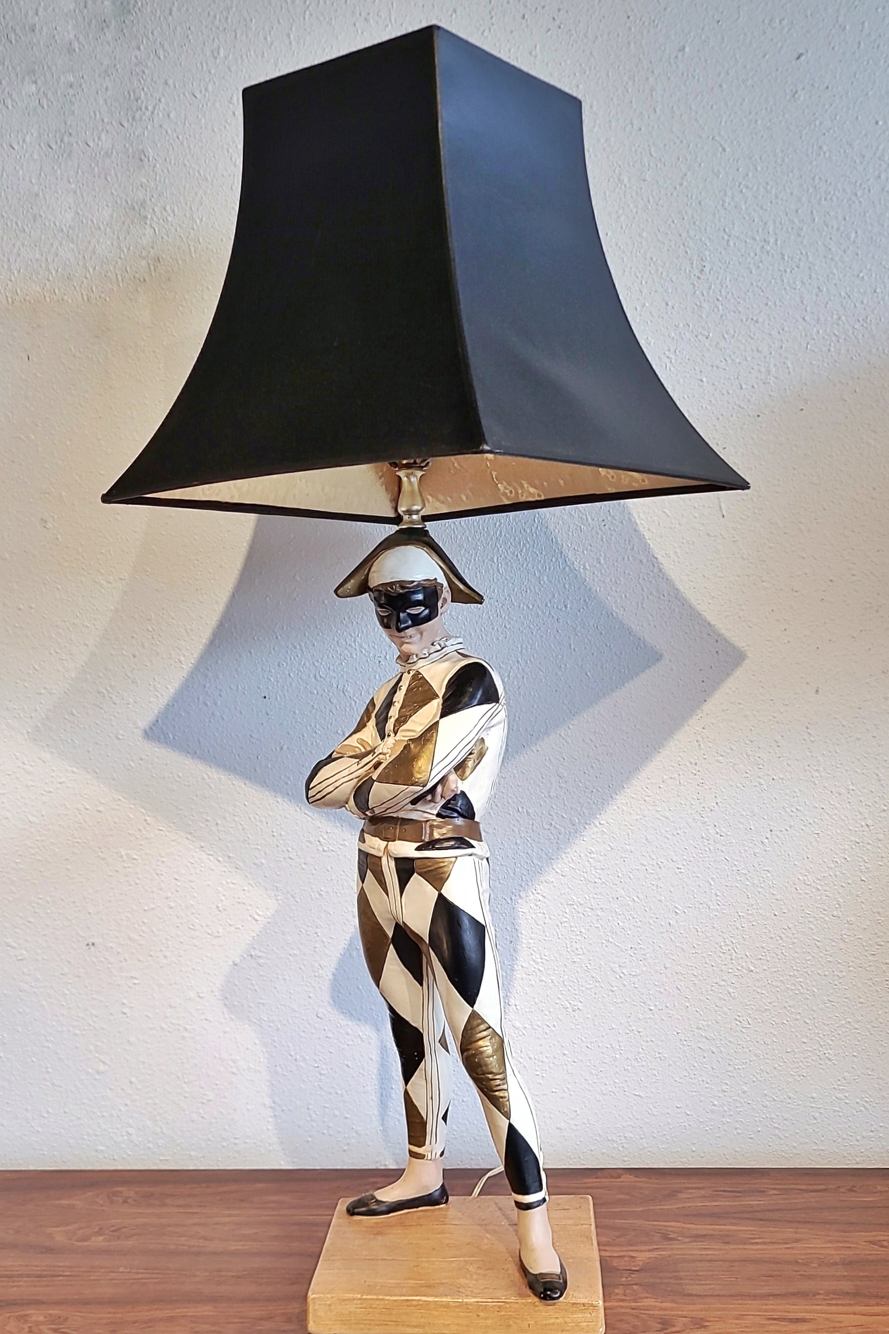 MARBRO CHALKWARE HARLEQUIN TABLE LAMP AFTER RENÉ DE SAINT-MARCEAUX