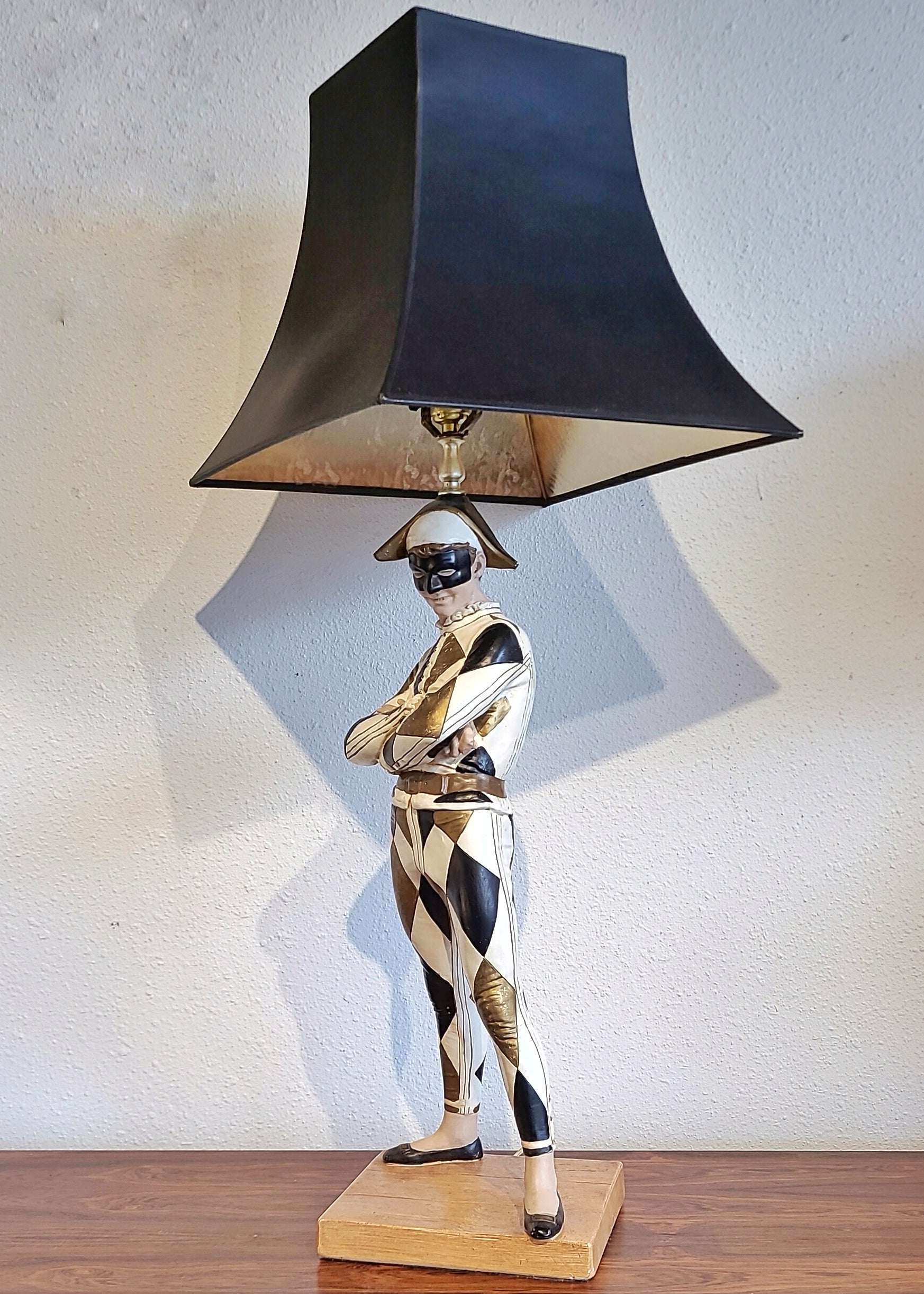 MARBRO CHALKWARE HARLEQUIN TABLE LAMP AFTER RENÉ DE SAINT-MARCEAUX