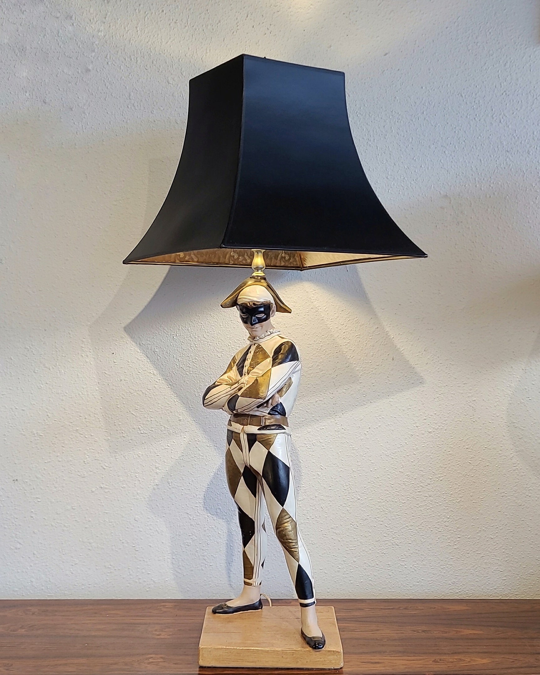 MARBRO CHALKWARE HARLEQUIN TABLE LAMP AFTER RENÉ DE SAINT-MARCEAUX