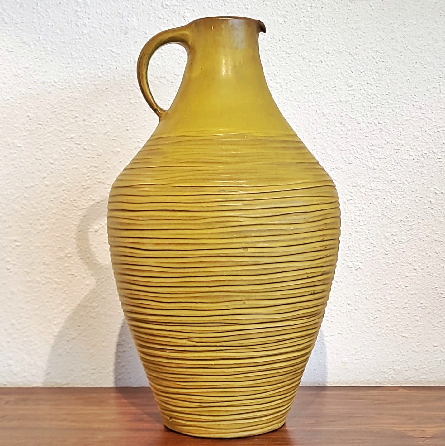 XL CERAMANO ‘MIMOSA’ DÉCOR JUG VASE