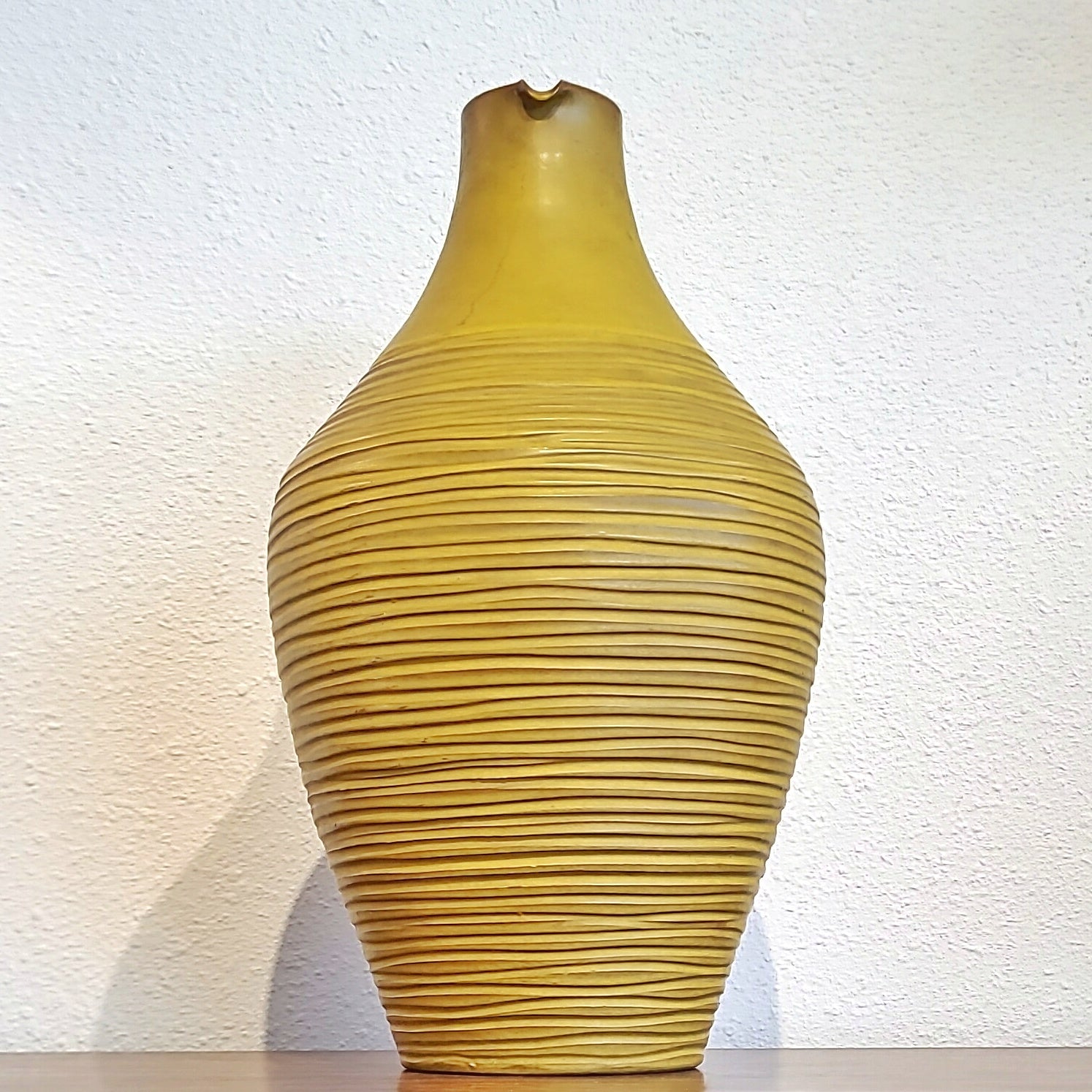 XL CERAMANO ‘MIMOSA’ DÉCOR JUG VASE