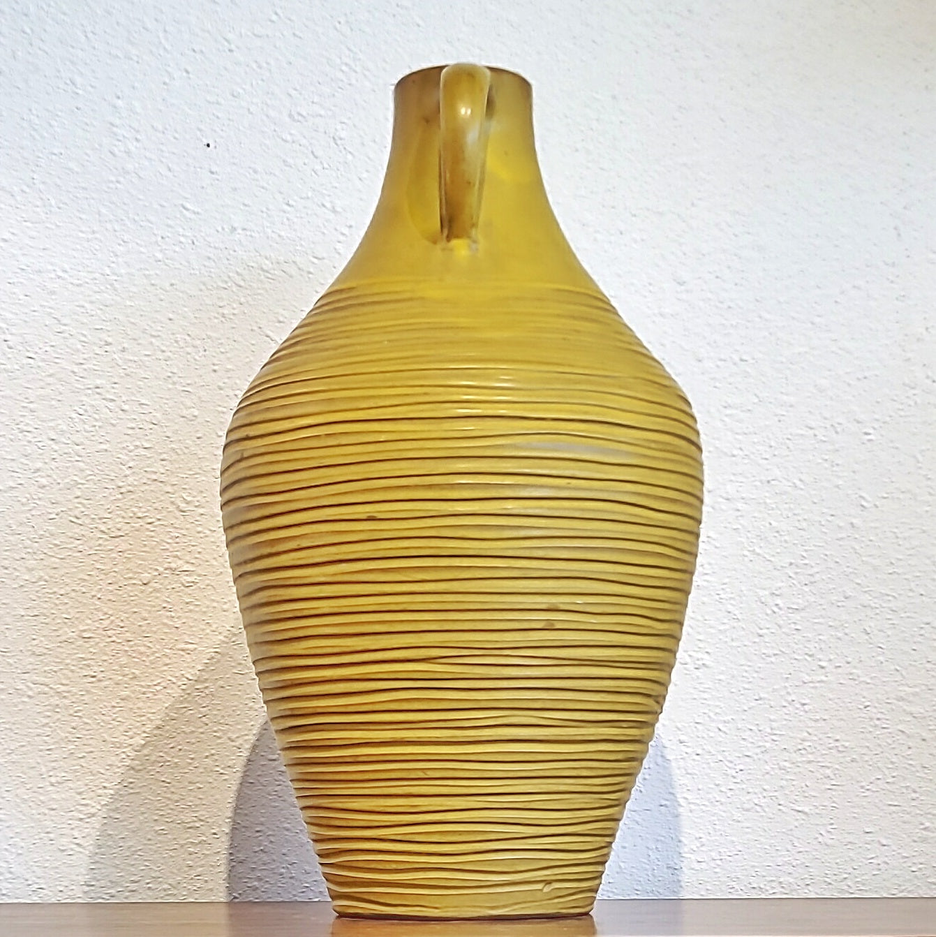 XL CERAMANO ‘MIMOSA’ DÉCOR JUG VASE