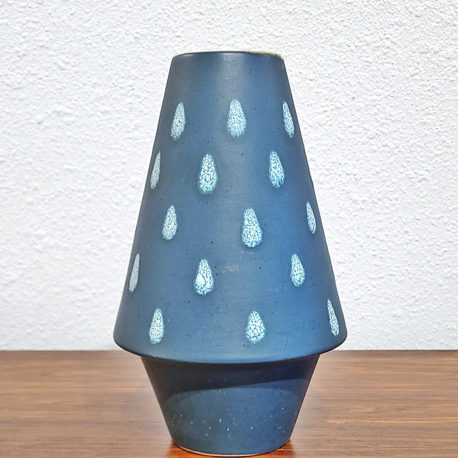 WALTER GERHARDS SPOTTED CONICAL VASE Nr. 1011/25