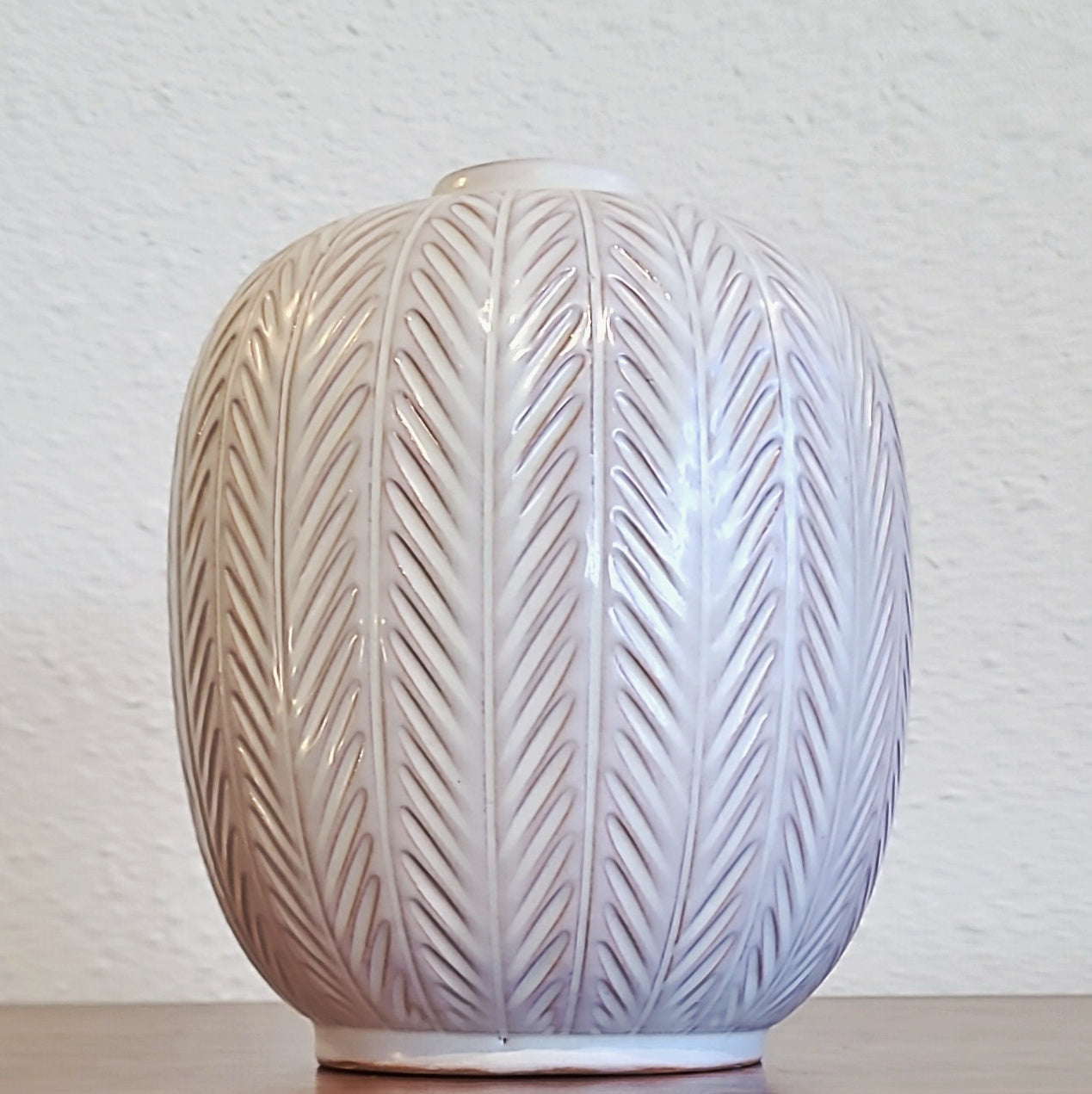 ANNA-LISA THOMSON INCISED VASE FOR UPSALA-EKEBY (SWEDEN, 1940s)