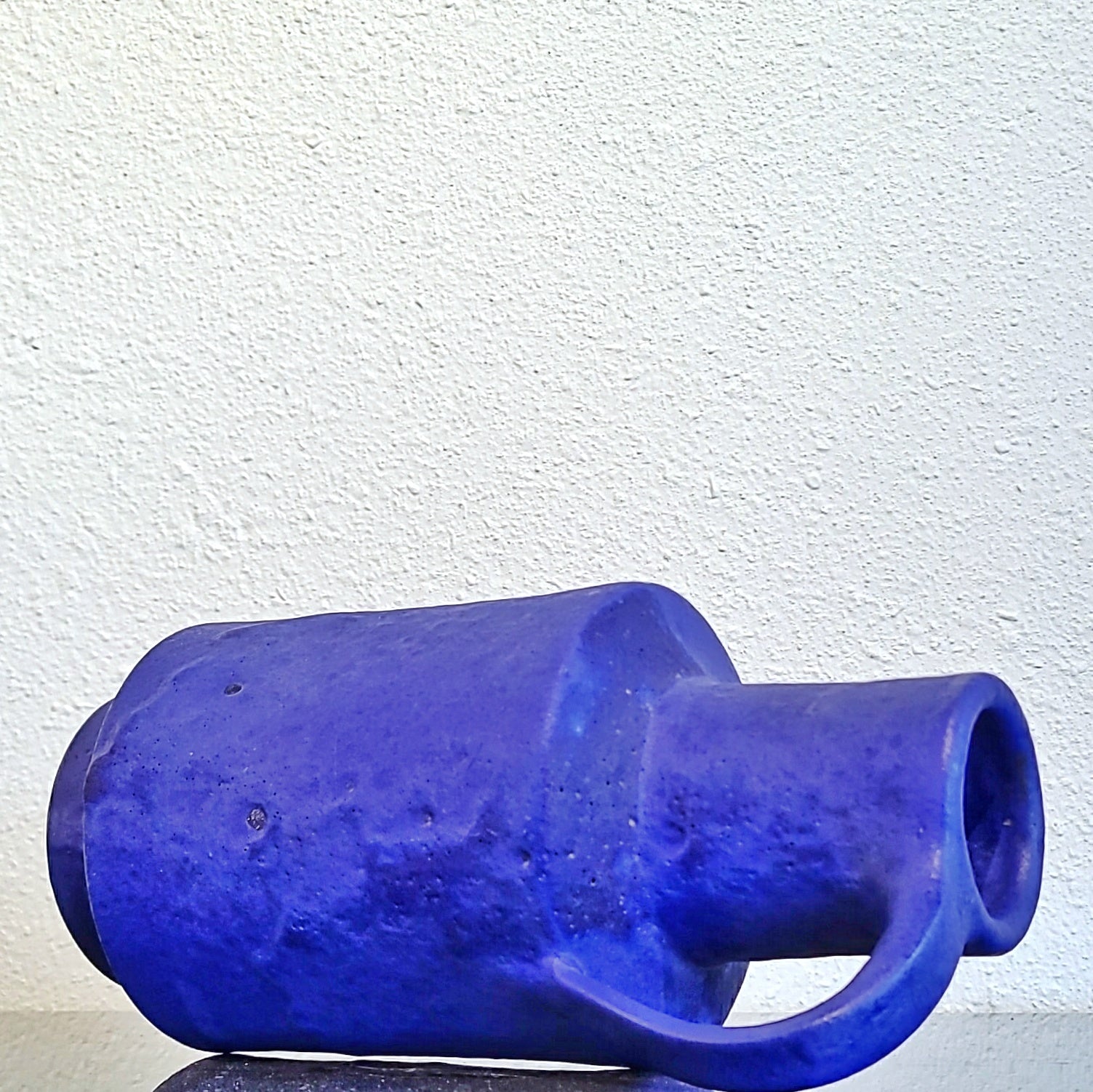 1960s HARTWIG HEYNE “KLEIN” BLUE HANDLE VASE