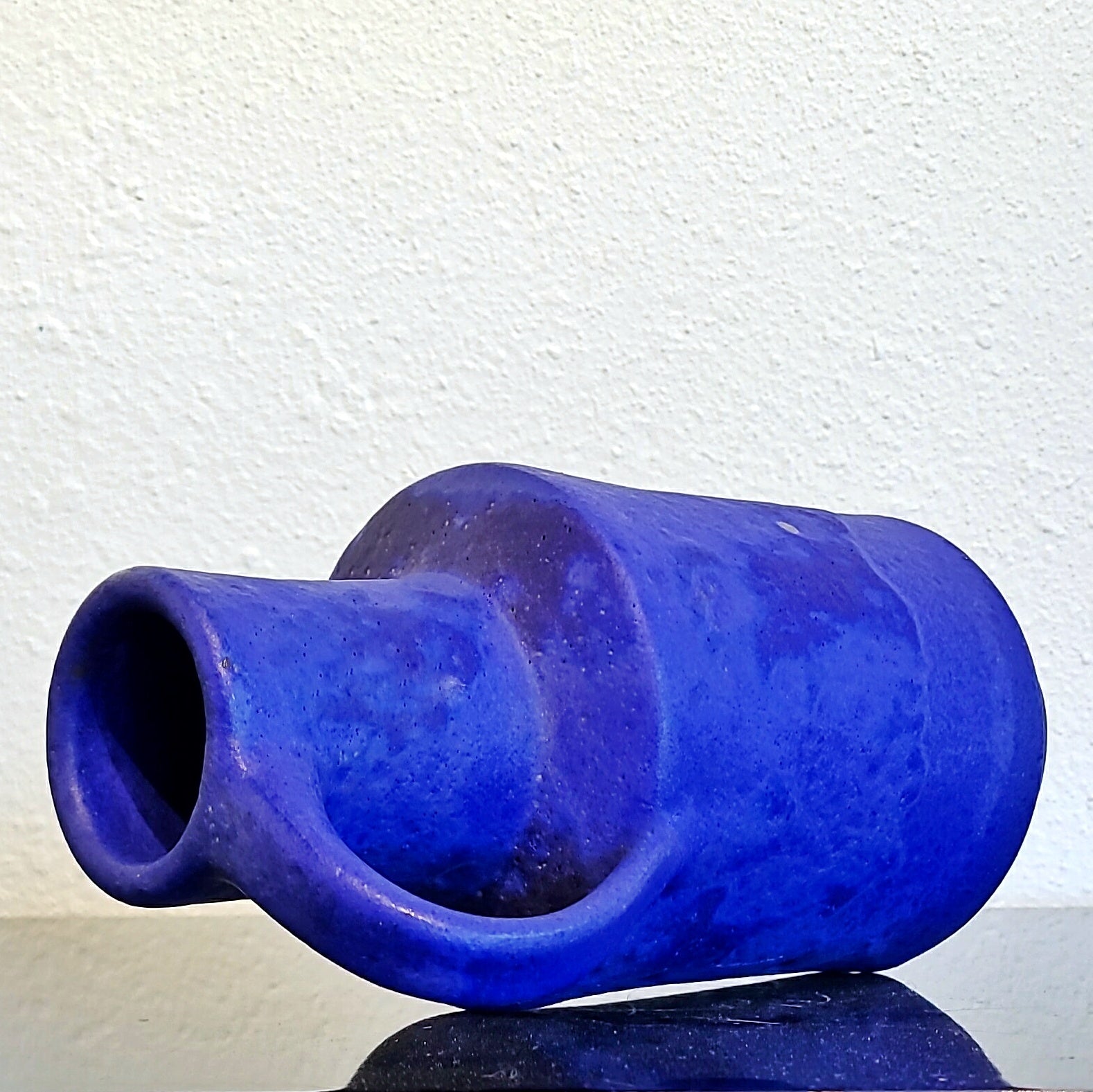 1960s HARTWIG HEYNE “KLEIN” BLUE HANDLE VASE