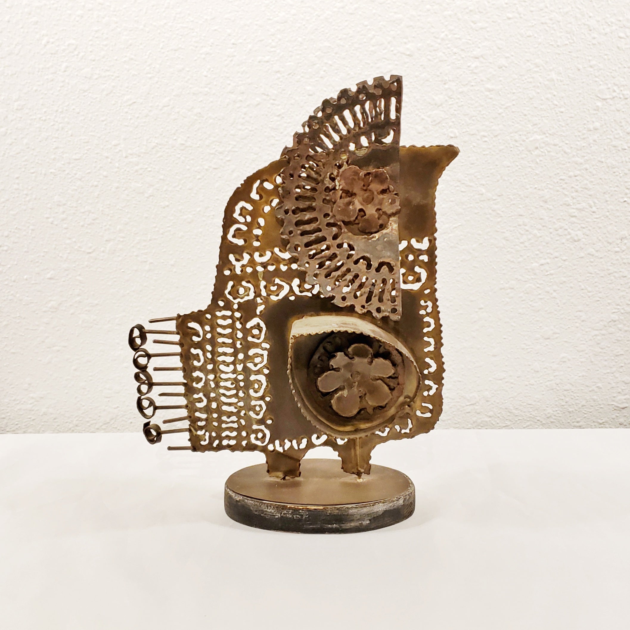 METAL OWL SCULPTURE IN THE STYLE OF FANTONI OR CURTIS JERE