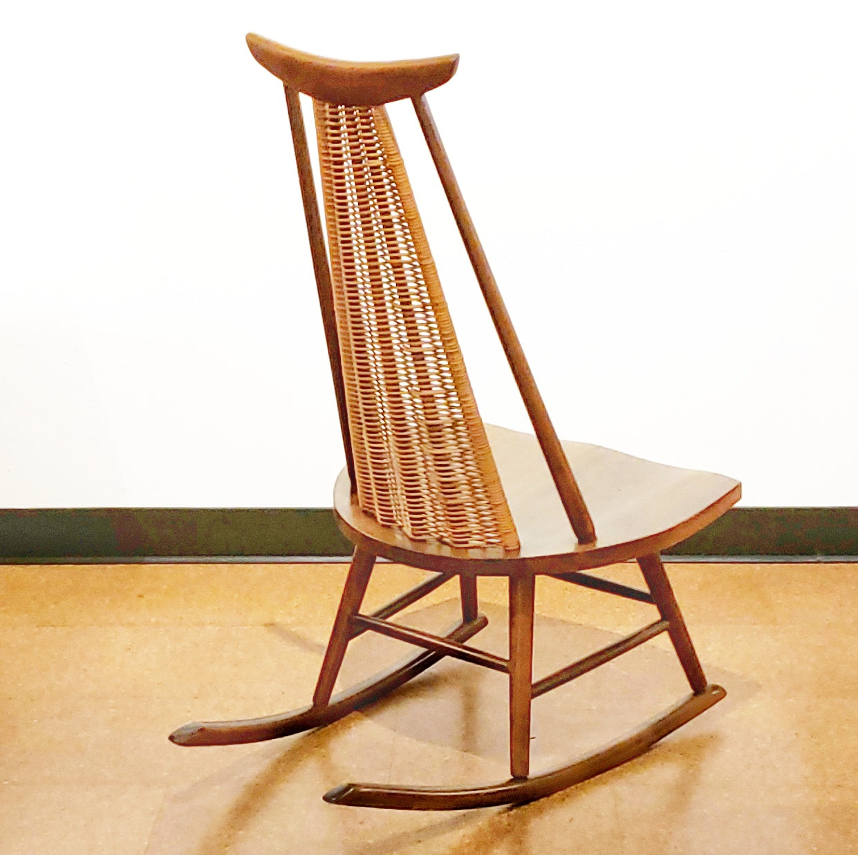 ARTHUR UMANOFF ROCKING CHAIR FOR WASHINGTON WOODCRAFT