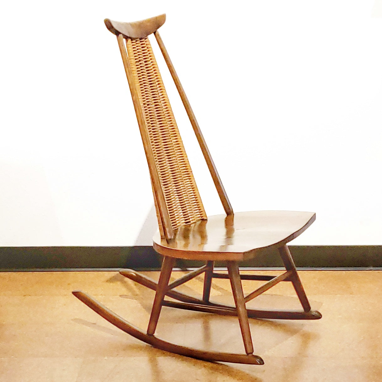 ARTHUR UMANOFF ROCKING CHAIR FOR WASHINGTON WOODCRAFT