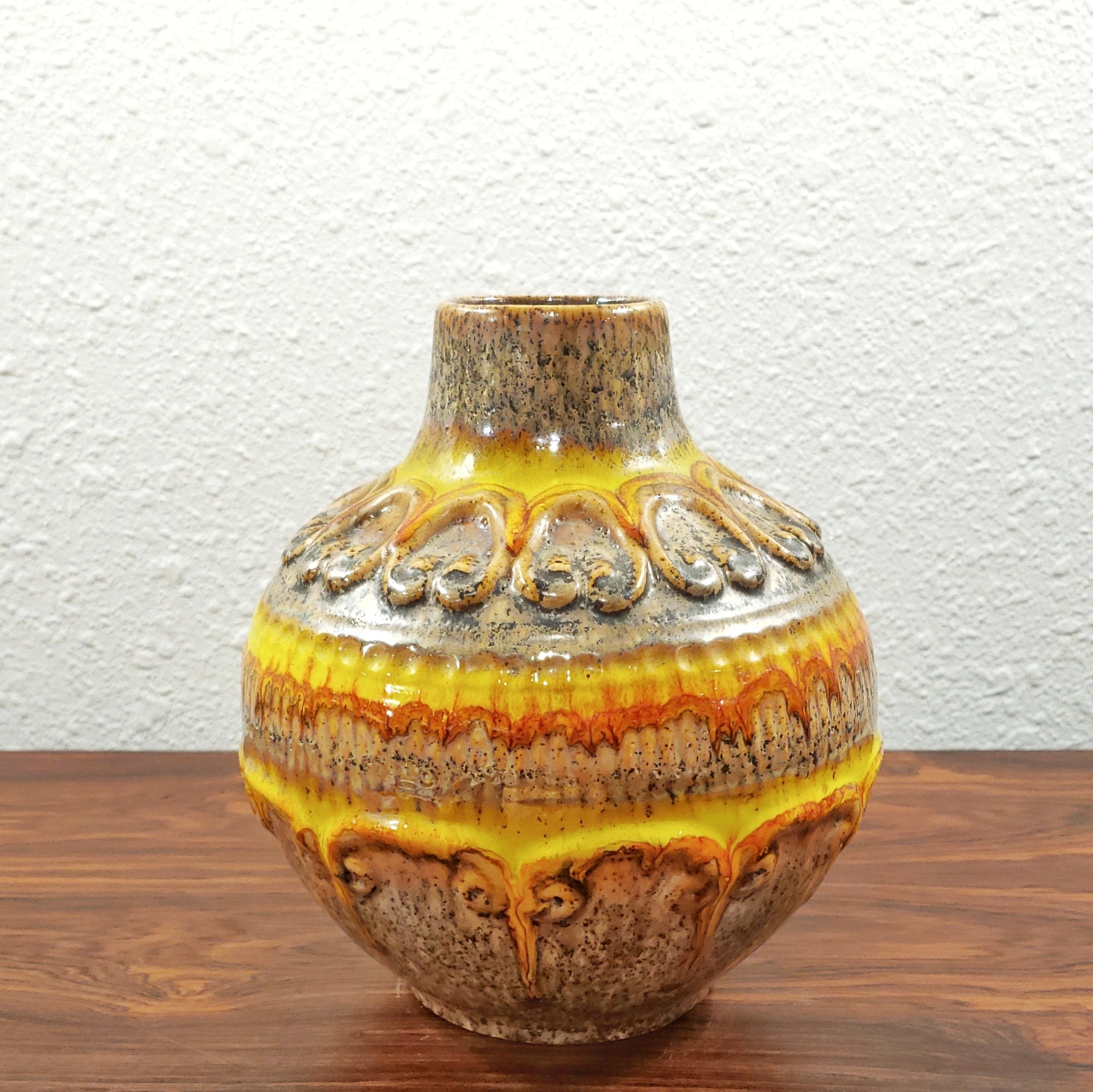 WALTER GERHARDS BALL VASE (18 cm)