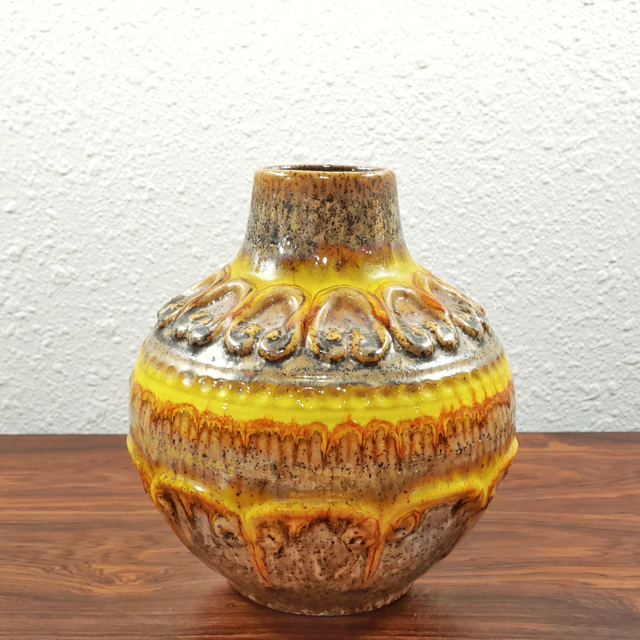 WALTER GERHARDS BALL VASE (18 cm)