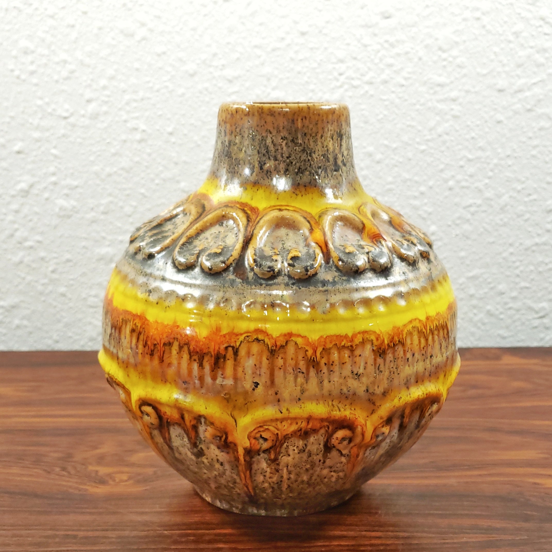 WALTER GERHARDS BALL VASE (18 cm)