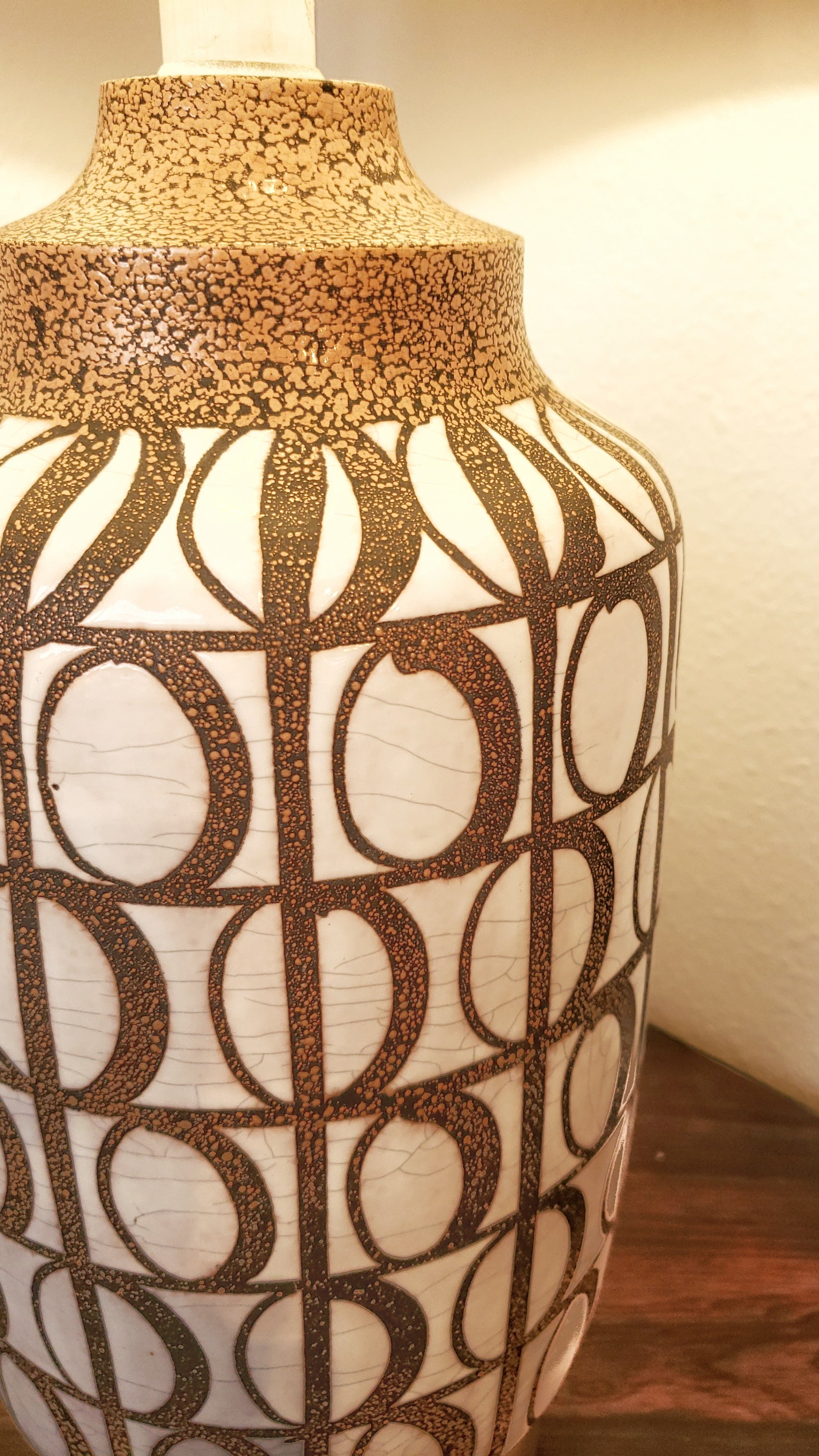 ITALIAN CERAMIC TABLE LAMP