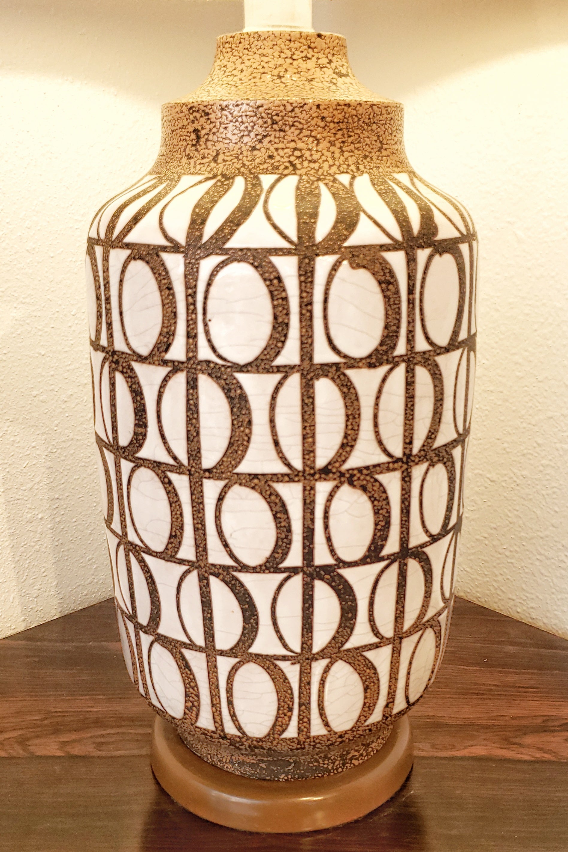 ITALIAN CERAMIC TABLE LAMP