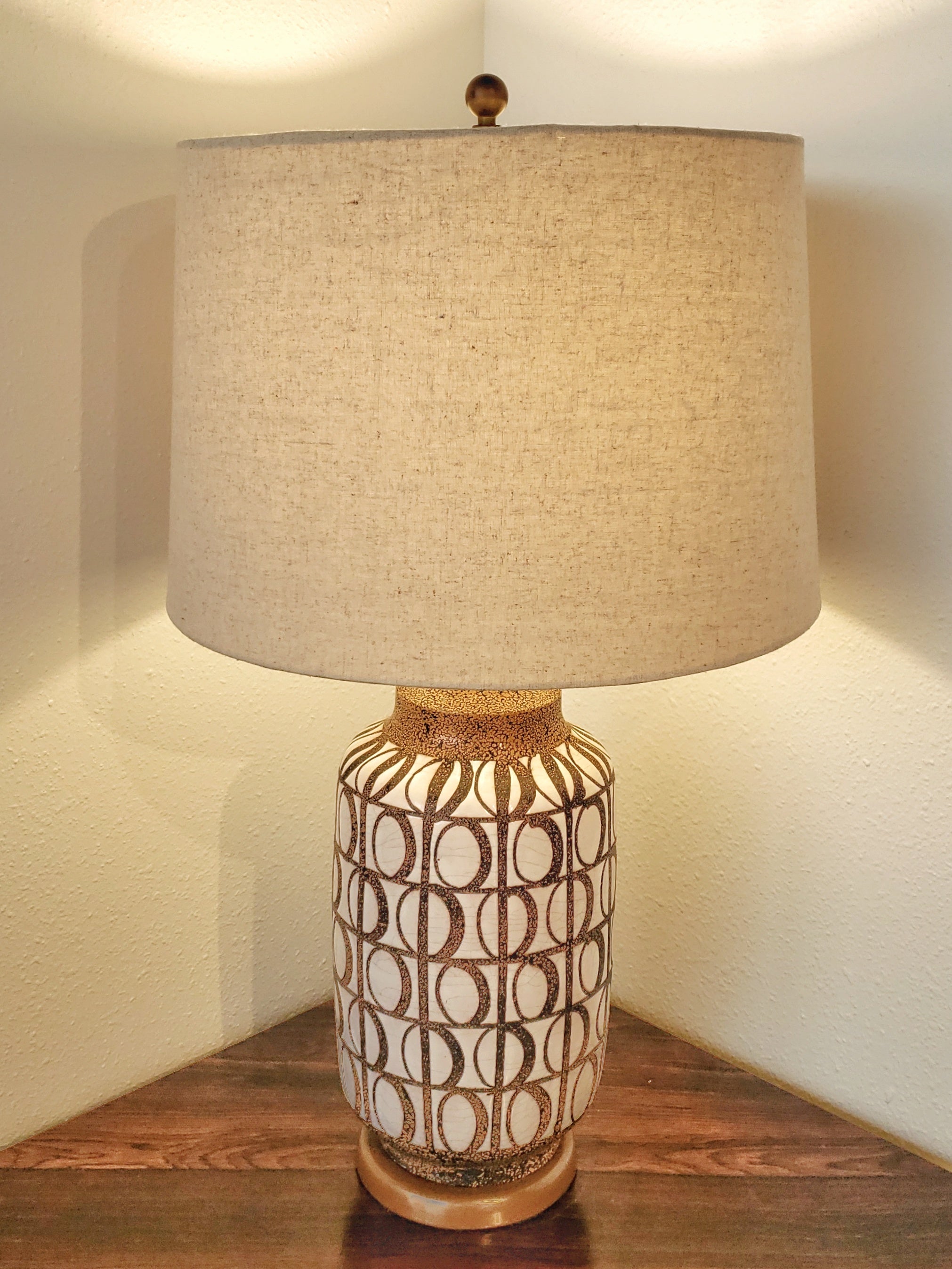 ITALIAN CERAMIC TABLE LAMP