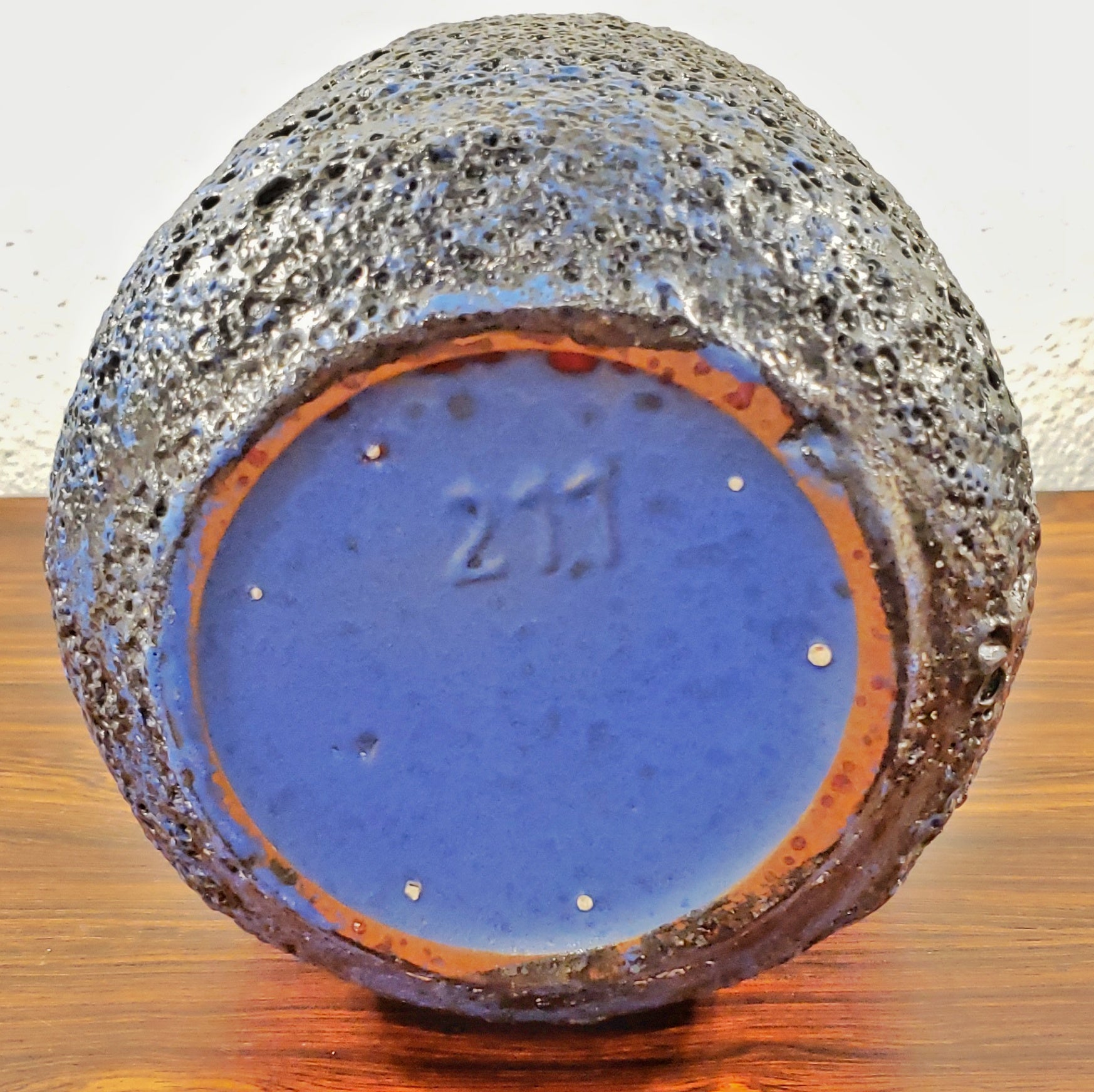 KREUTZ KERAMIK BLACK/BLUE VOLCANIC JUG VASE 211 (21.5 cm)