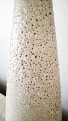 TAUPE LAVA-GLAZE TABLE LAMP WITH MILK GLASS DIFFUSER